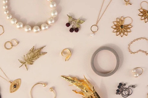 这4种宝石，很适合成熟女性，气质提升明显